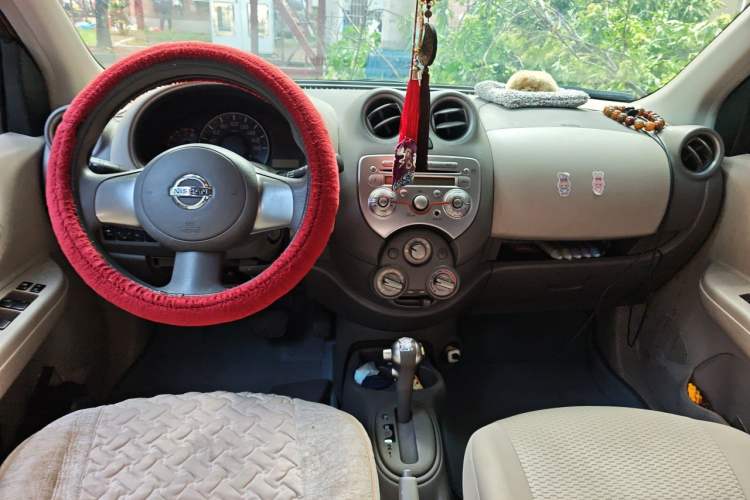 Used Nissan March 2010 1.5L Automatic Easy-Style Version Center Console