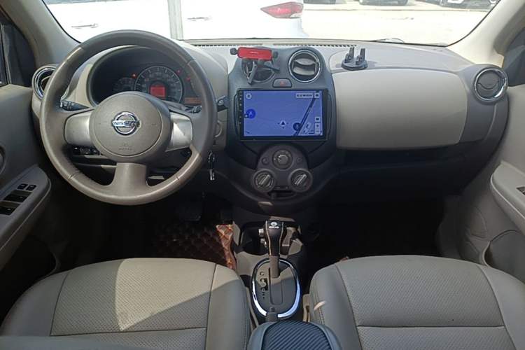 Used Nissan March 2010 1.5L Automatic Easy-Style Version Center Console