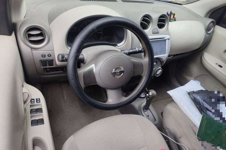 Used Nissan March 2010 1.5L Automatic Easy-Style Version Center Console