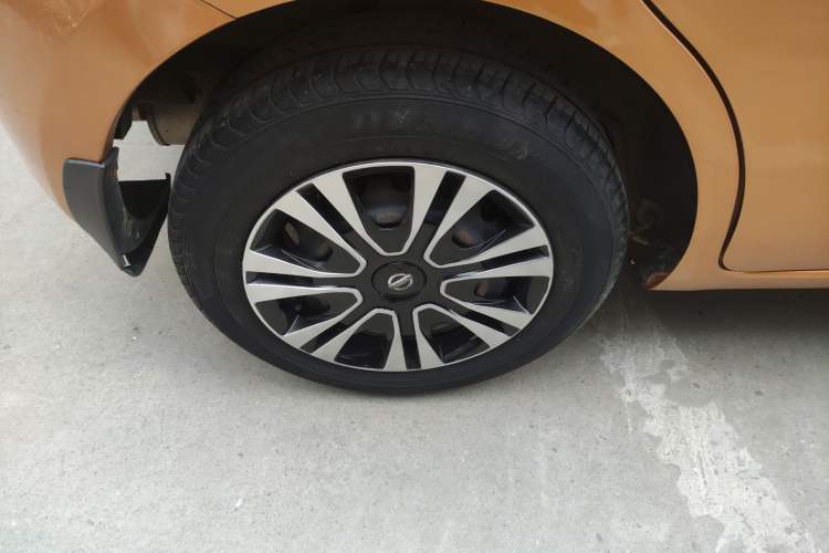 Used Nissan March 2010 1.5L Automatic Easy-Style Version Exterior 3