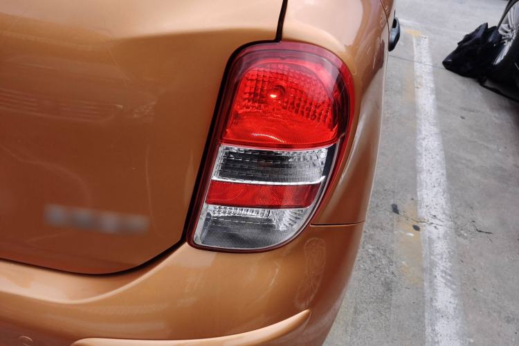 Used Nissan March 2010 1.5L Automatic Easy-Style Version Exterior 6