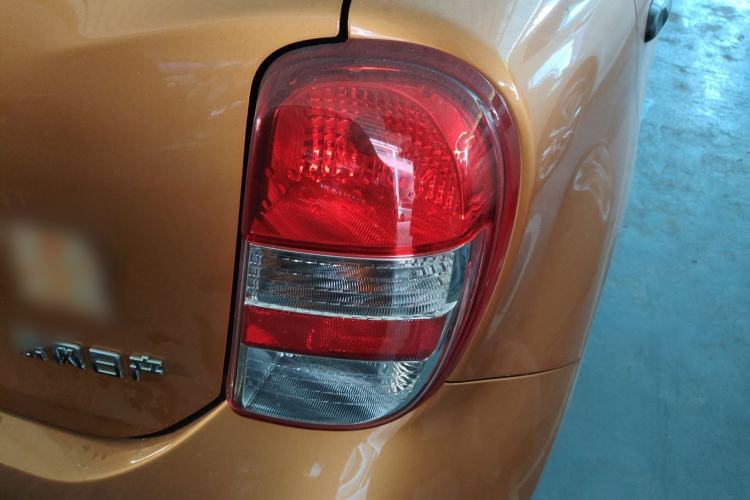 Used Nissan March 2010 1.5L Automatic Easy-Style Version Exterior 6