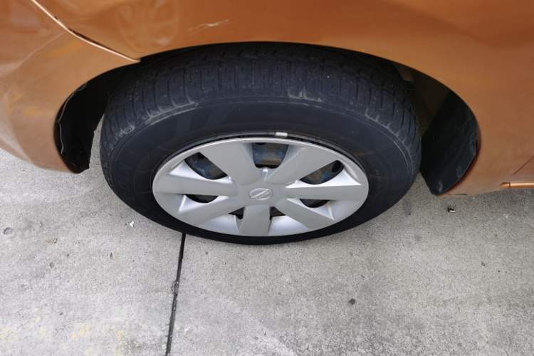 Used Nissan March 2010 1.5L Automatic Easy-Style Version Exterior 7