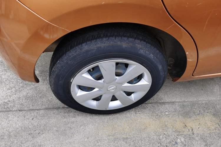 Used Nissan March 2010 1.5L Automatic Easy-Style Version Exterior 8