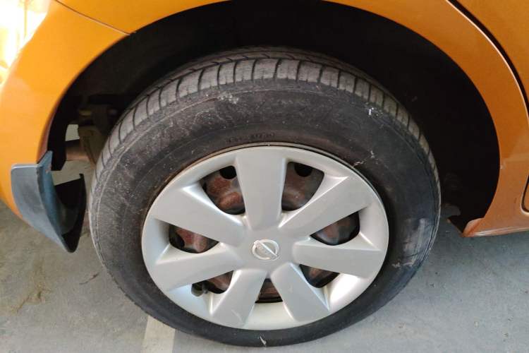 Used Nissan March 2010 1.5L Automatic Easy-Style Version Exterior 8