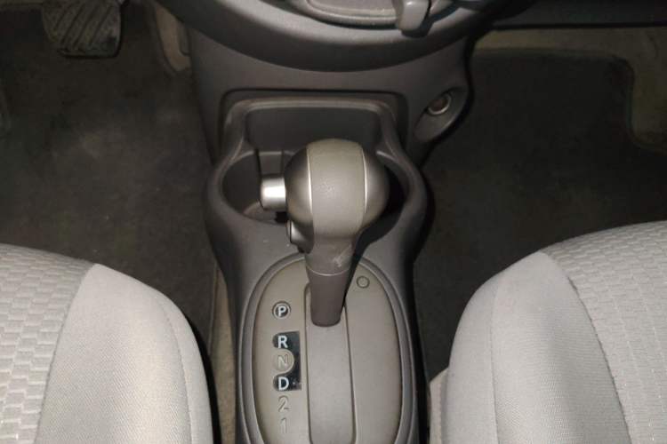 Used Nissan March 2010 1.5L Automatic Easy-Style Version Gear Lever