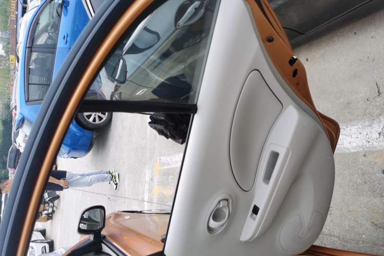 Used Nissan March 2010 1.5L Automatic Easy-Style Version Interior 6