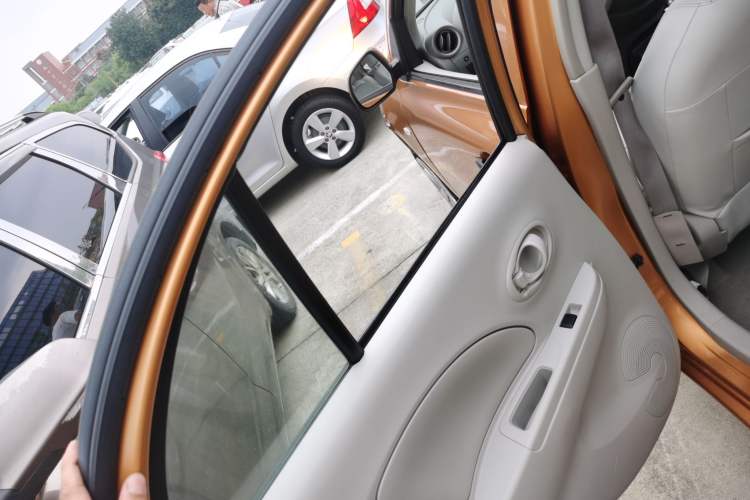 Used Nissan March 2010 1.5L Automatic Easy-Style Version Interior 8