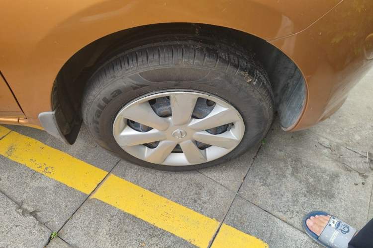 Used Nissan March 2010 1.5L Manual E-Xuan Edition Right Front Wheel Hub