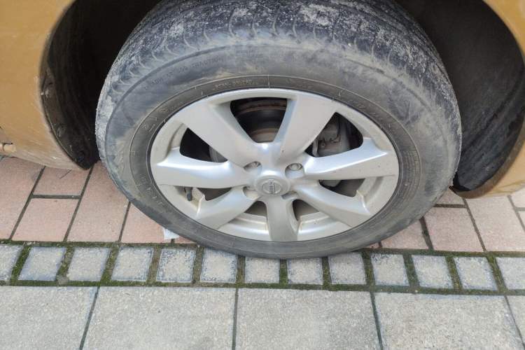 Used Nissan March 2010 1.5L Automatic Easy-Style Version Right Front Wheel Hub
