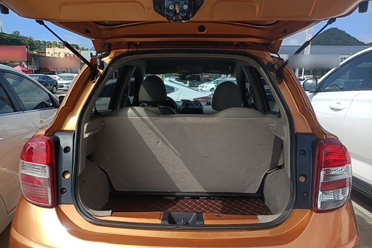 Used Nissan March 2010 1.5L Automatic Easy-Style Version Trunk