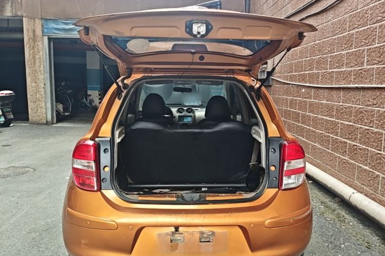 Used Nissan March 2010 1.5L Automatic Easy-Style Version Trunk