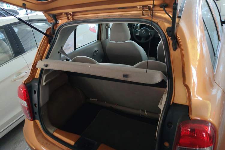 Used Nissan March 2010 1.5L Automatic Easy-Style Version Trunk