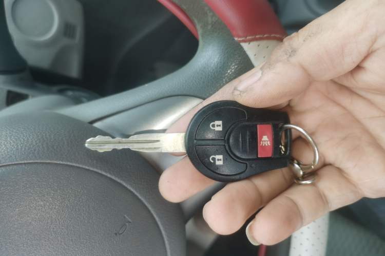 Used Nissan March 2010 1.5L Manual E-Xuan Edition Vehicle Key