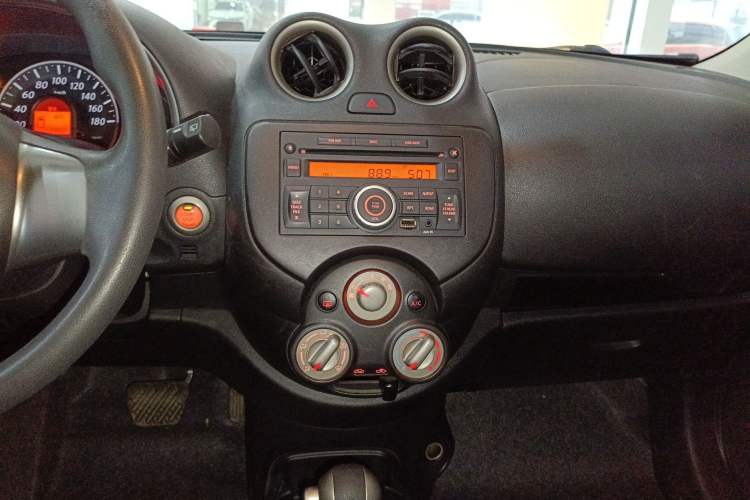 Used Nissan March 2015 1.5L Automatic Easy-Drive Edition Audio And AC Panel
