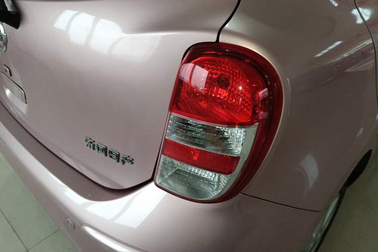 Used Nissan March 2015 1.5L Automatic Easy-Drive Edition Exterior 3