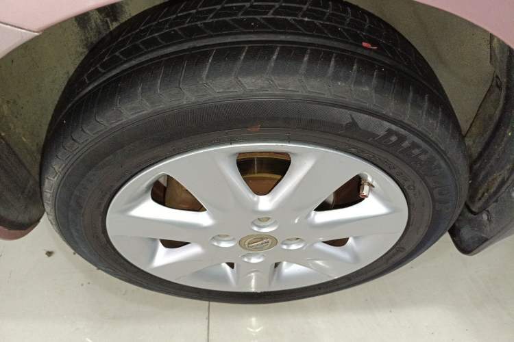 Used Nissan March 2015 1.5L Automatic Easy-Drive Edition Exterior 4