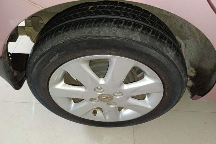Used Nissan March 2015 1.5L Automatic Easy-Drive Edition Exterior 5