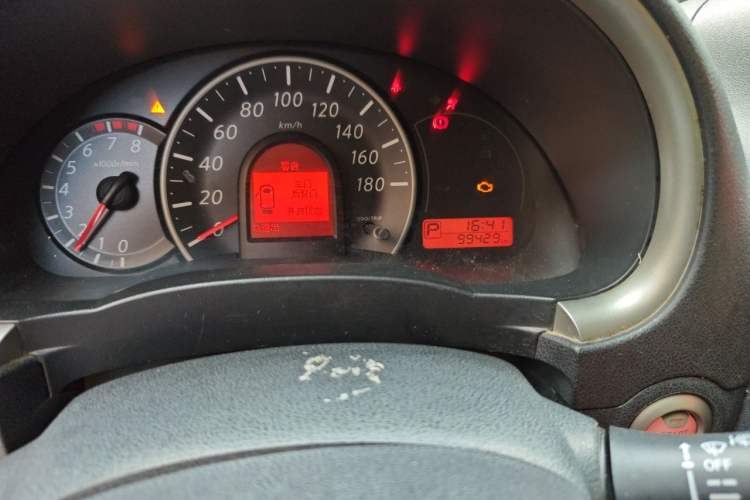 Used Nissan March 2015 1.5L Automatic Easy-Drive Edition Odometer Close Up
