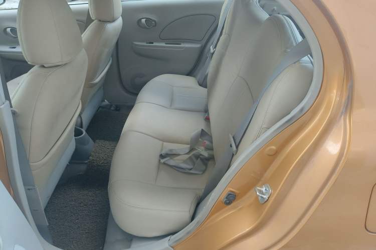 Used Nissan March 2015 1.5L Automatic Easy Edition Interior 4