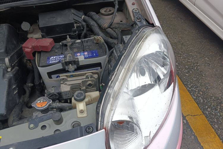 Used Nissan March 2015 1.5L Automatic E-Xuan Edition Engine Bay Left