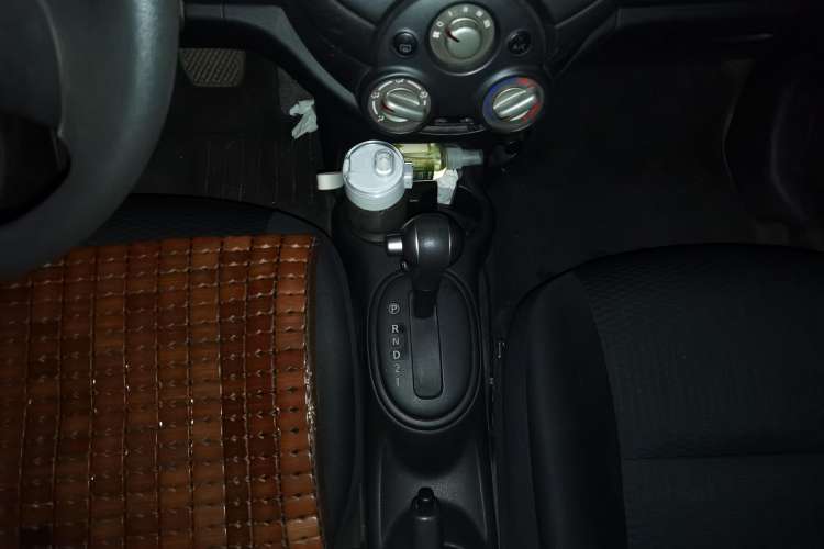 Used Nissan March 2015 1.5L Automatic E-Xuan Edition Gear Lever