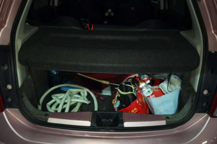Used Nissan March 2015 1.5L Automatic E-Xuan Edition Trunk
