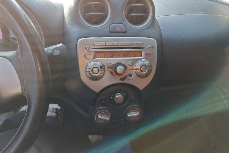 Used Nissan March 2015 1.5L Manual E-Xuan Edition Audio And AC Panel