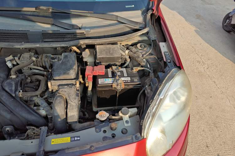 Used Nissan March 2015 1.5L Manual E-Xuan Edition Engine Bay Left
