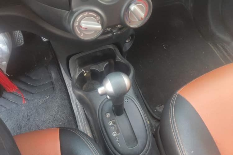 Used Nissan March 2015 1.5L Automatic Easy-Drive Edition Gear Lever