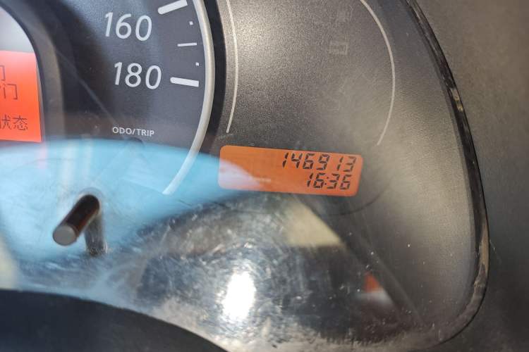 Used Nissan March 2015 1.5L Manual E-Xuan Edition Odometer Close Up