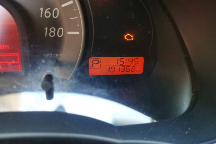 Used Nissan March 2015 1.5L Automatic E-Xuan Edition Odometer Close Up