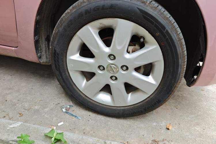 Used Nissan March 2015 1.5L Automatic Easy-Drive Edition Right Front Wheel Hub