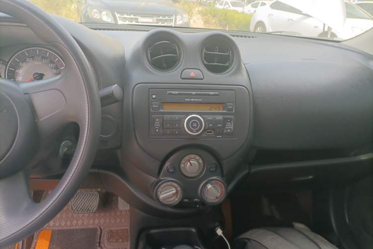 Used Nissan March 2015 1.5L Automatic Easy Edition Audio And AC Panel
