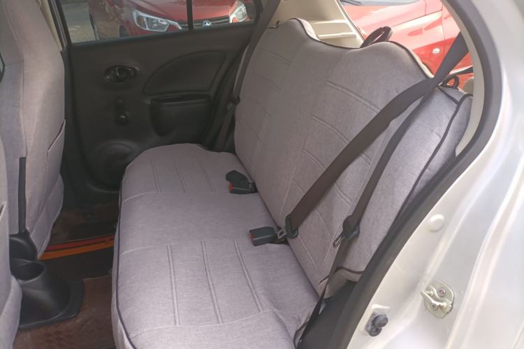 Used Nissan March 2015 1.5L Automatic Easy Edition Interior 4