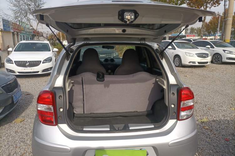Used Nissan March 2015 1.5L Automatic Easy Edition Trunk