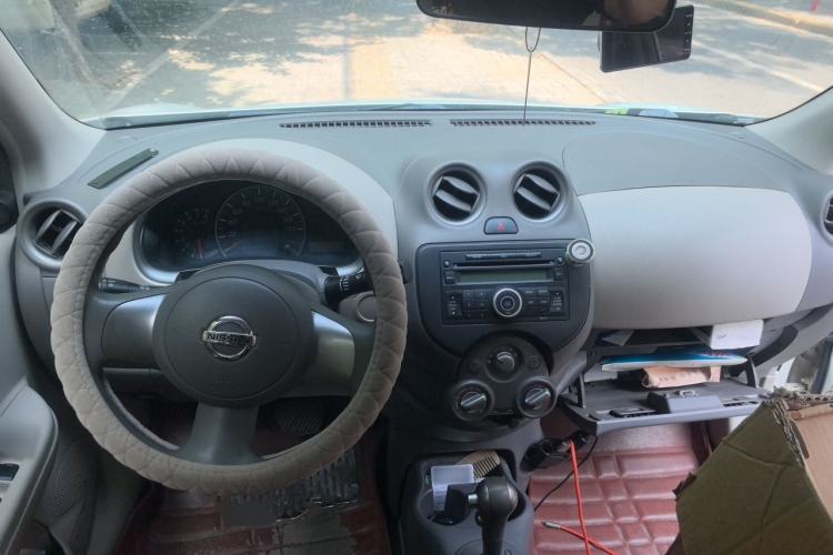 Used Nissan March 2015 1.5L Automatic E-Xuan Edition Center Console