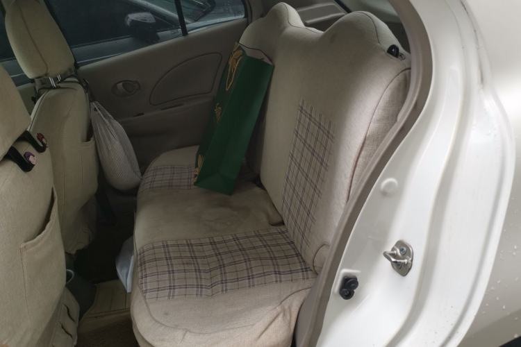 Used Nissan March 2015 1.5L Automatic E-Xuan Edition Interior 4