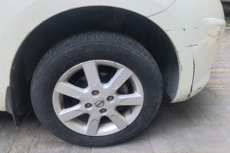 Used Nissan March 2015 1.5L Automatic E-Xuan Edition Right Front Wheel Hub