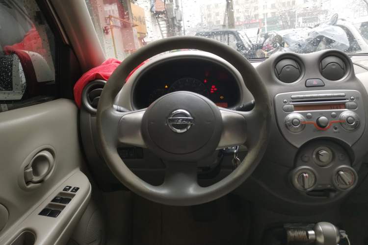 Used Nissan March 2015 1.5L Automatic E-Xuan Edition Steering Wheel