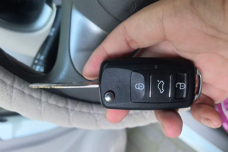 Used Nissan March 2015 1.5L Automatic E-Xuan Edition Vehicle Key