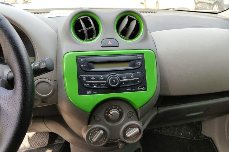 Used Nissan March 2015 1.5L Automatic E-Xuan Edition Audio And AC Panel