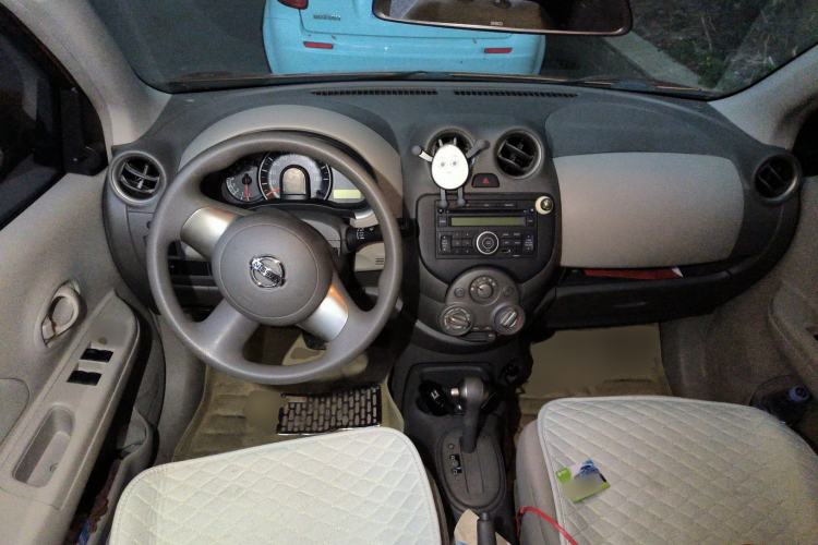 Used Nissan March 2015 1.5L Automatic E-Xuan Edition Center Console
