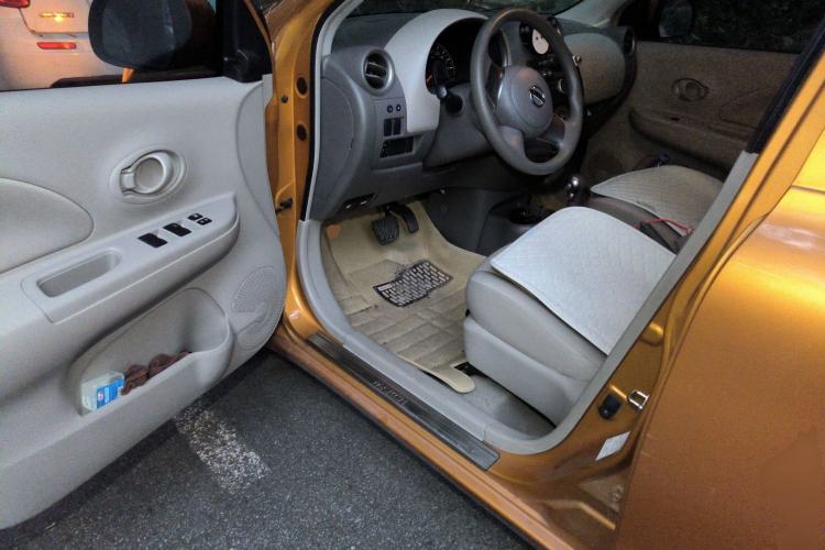 Used Nissan March 2015 1.5L Automatic E-Xuan Edition Driver Seat
