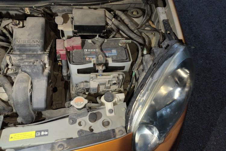 Used Nissan March 2015 1.5L Automatic E-Xuan Edition Engine Bay Left