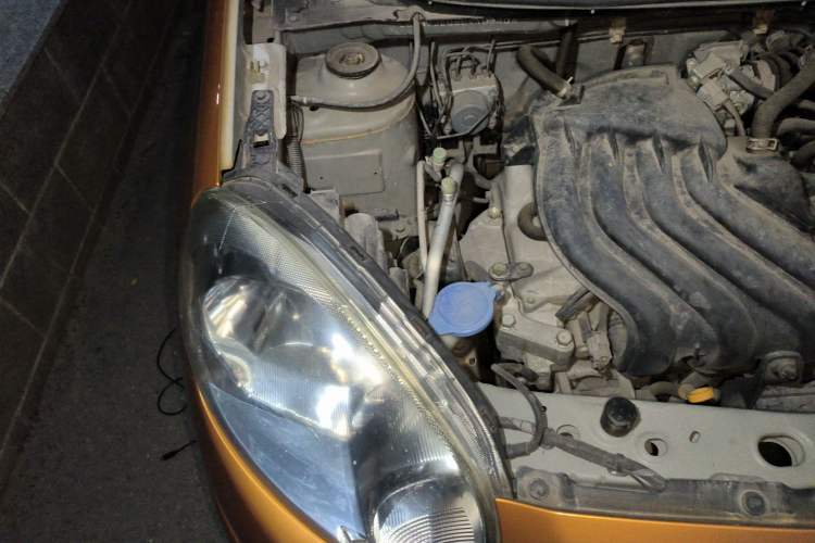 Used Nissan March 2015 1.5L Automatic E-Xuan Edition Engine Bay Right