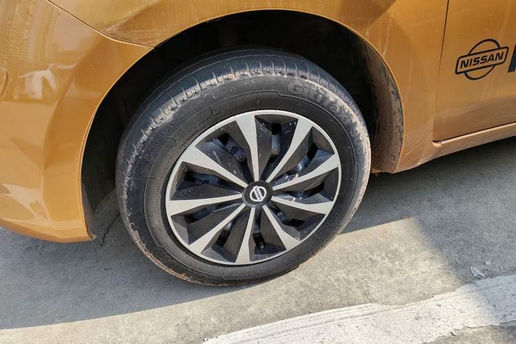 Used Nissan March 2015 1.5L Automatic E-Xuan Edition Exterior 3