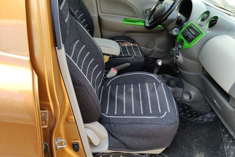 Used Nissan March 2015 1.5L Automatic E-Xuan Edition Right Front Seat
