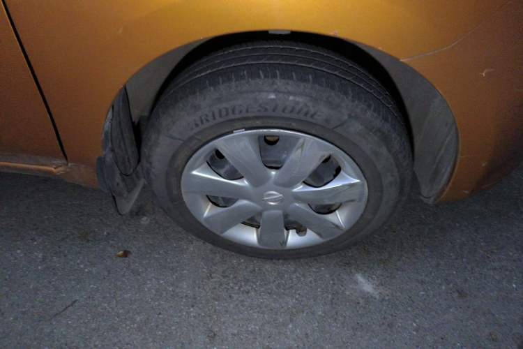 Used Nissan March 2015 1.5L Automatic E-Xuan Edition Right Front Wheel Hub