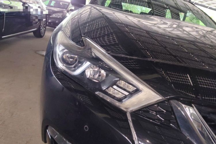 Used Nissan Maxima 2016 2.5L XV Ultimate Edition Right Front Headlight